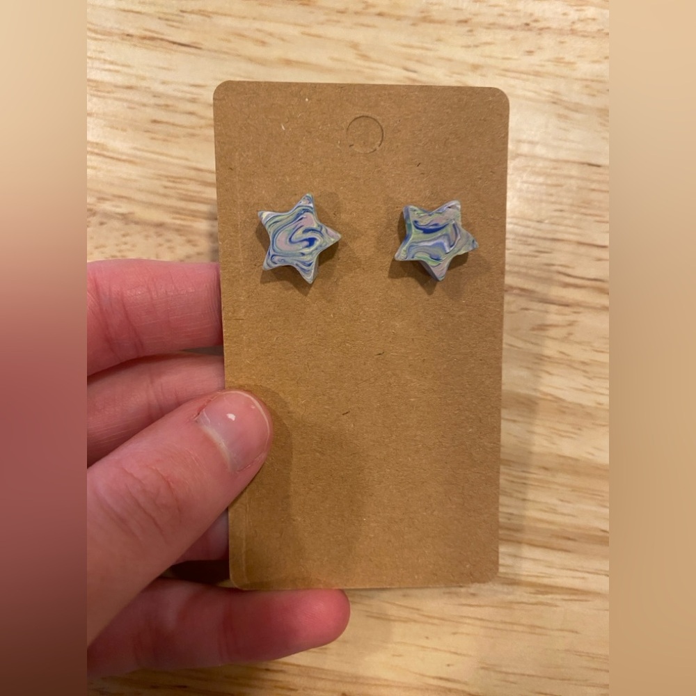 3/$10 Swirly Grey Polymer Clay Studs - Picture 2 of 8